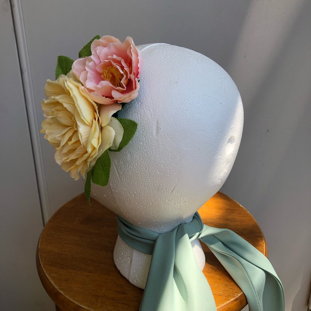 Pinup / Rockabilly Yellow Rose and Pink Accent Hair Flower - Picture 3 of 4